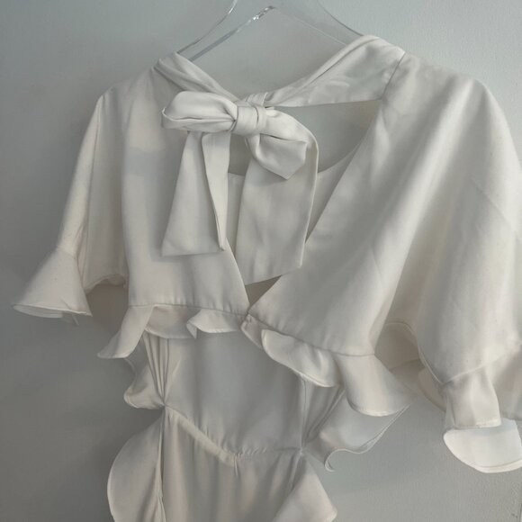 Ruffled elegant flowy white dress - open back - Picture 5 of 7